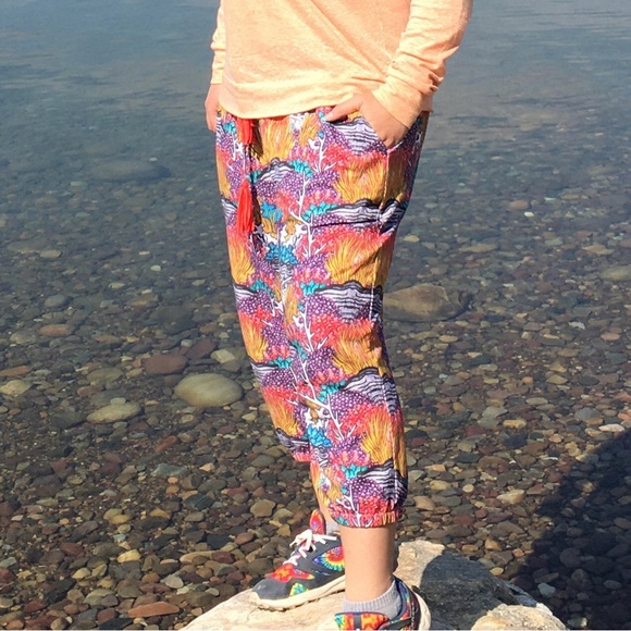 Designer brand Vois cropped sweat pants - Picture 1 of 4